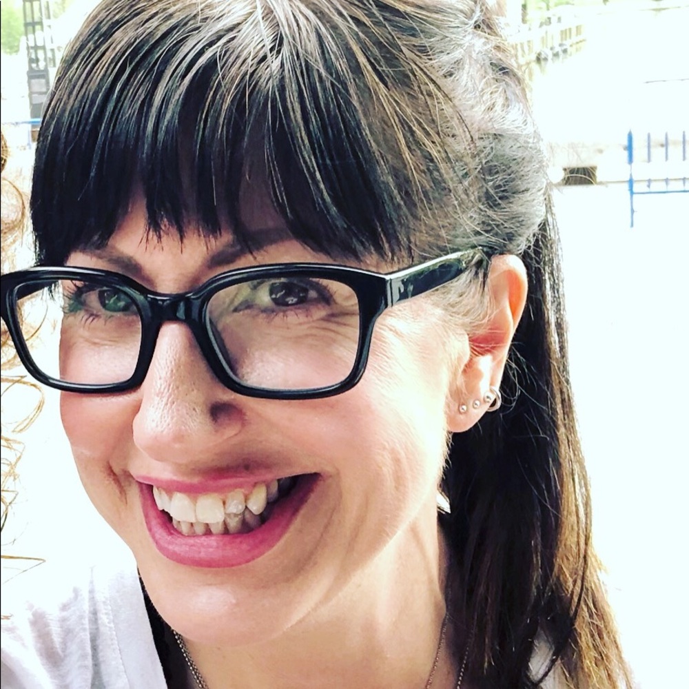 Meet your Posher, Angela